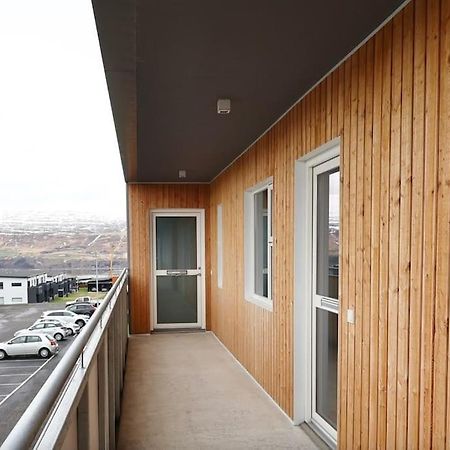 Nice & Cozy Two Bedroom Apartment With A Balcony อาคูเรย์รี ภายนอก รูปภาพ